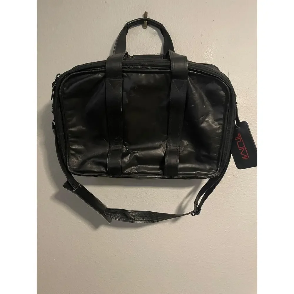 Tumi Black 21